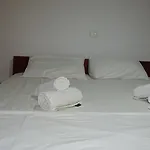 Pensión Lions 4*